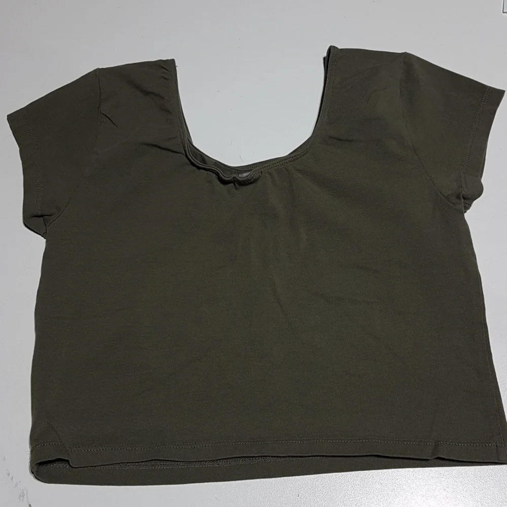 🌟3 For $20🌟Twik crop tops - Picture 10 of 11
